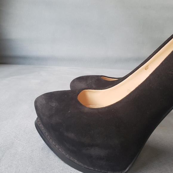 Sz 8 Guess Black Velvety Heels - Picture 9 of 11